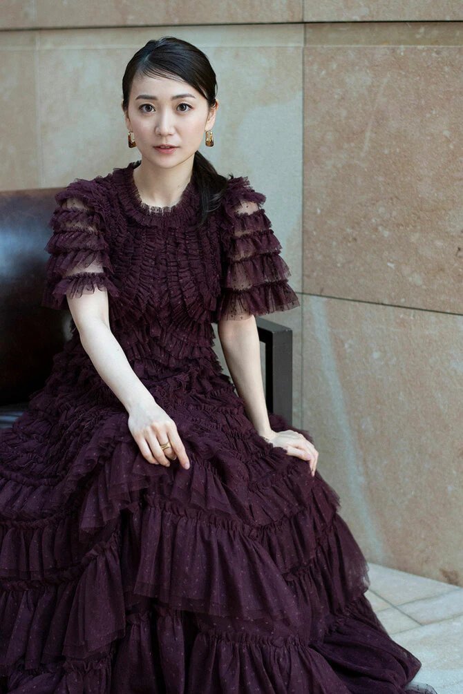 日娱新闻大岛优子 大岛优子 杂志《CREA》采访美图。 