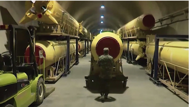 美以空袭伊朗，目标摧毁弹道导弹库，但专家称极具挑战性。伊朗将导弹分散部署于地下5