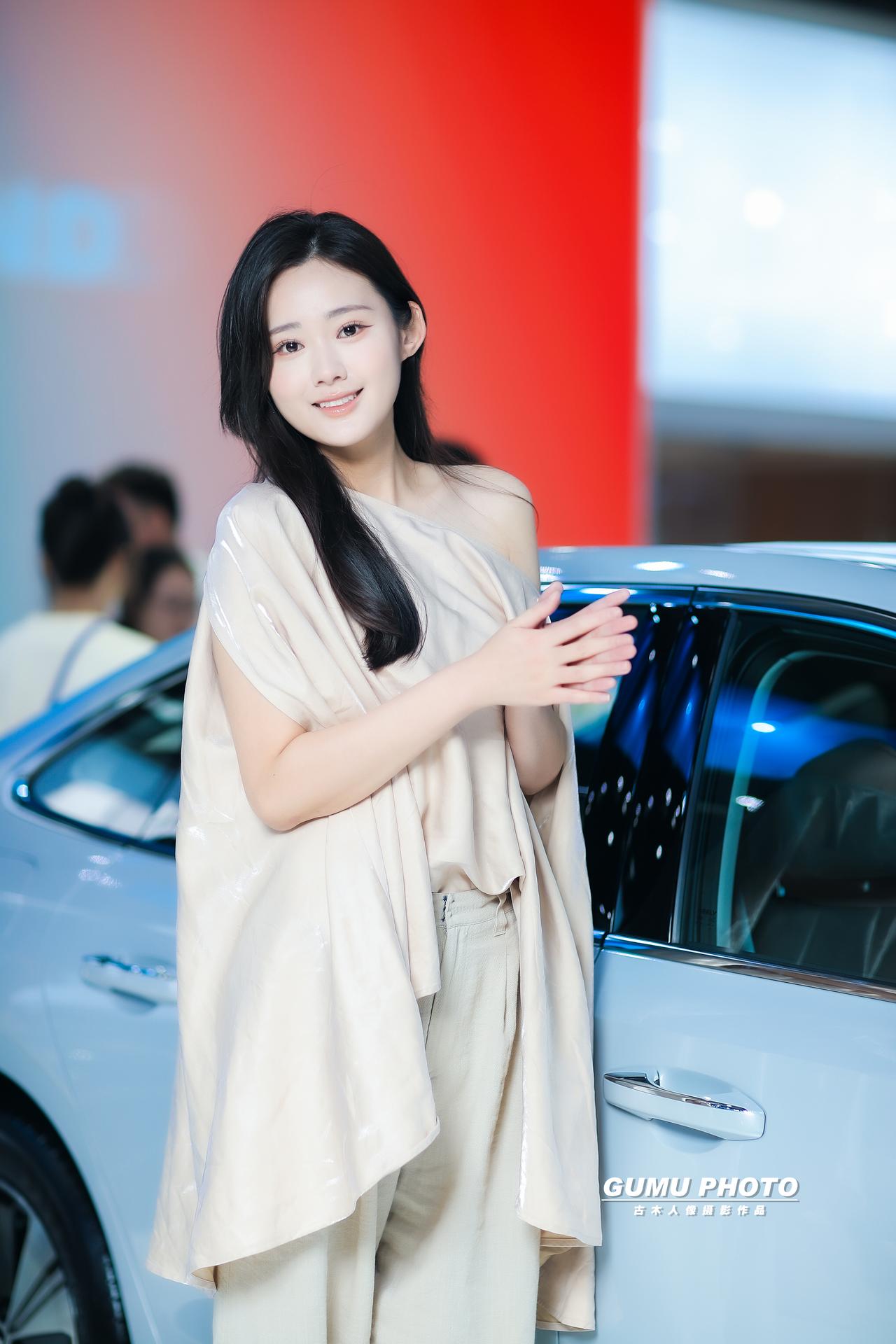 2026贵阳国际车展吉利展台模特