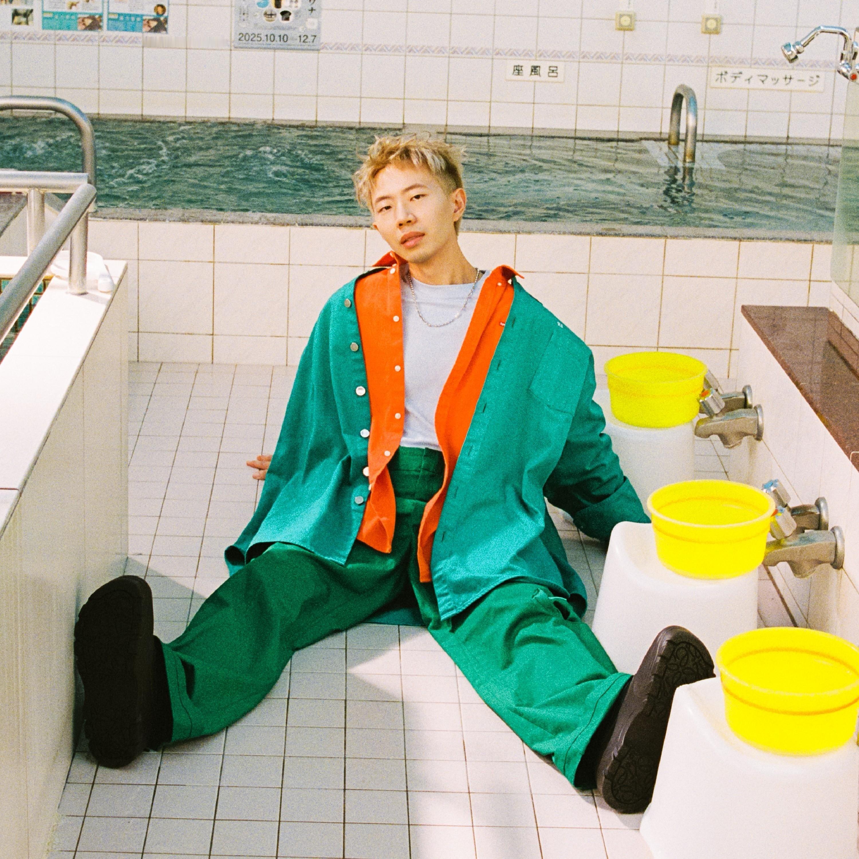 我觉得郑兴这张《寻找郑先生》很有意思，值得鼓励。为什么一定要规定某个歌手数十年如