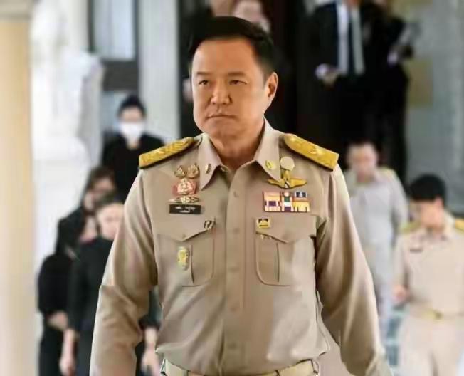 冲突第八天！泰方拿下制空权后又封了泰国湾，洪森父子只无能狂怒