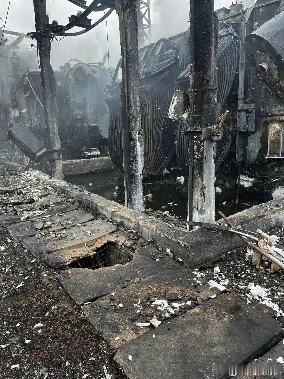 被俄军“龙卷风-S”摧毁的哈尔科夫州斯洛博达区330 千伏 “哈尔科夫斯卡娅” 