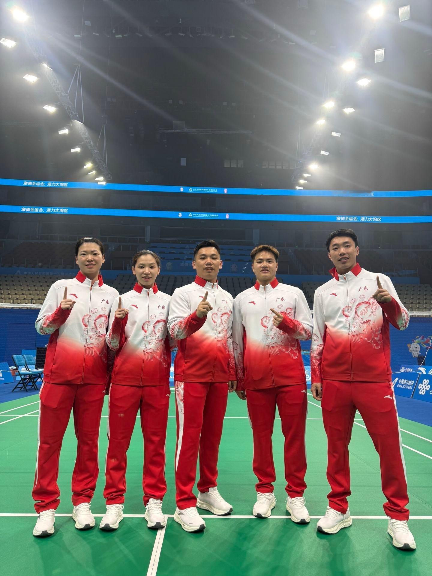 捡一只小学猪[柯基]粤队雇佣童工实锤[捂嘴哭] ​​​