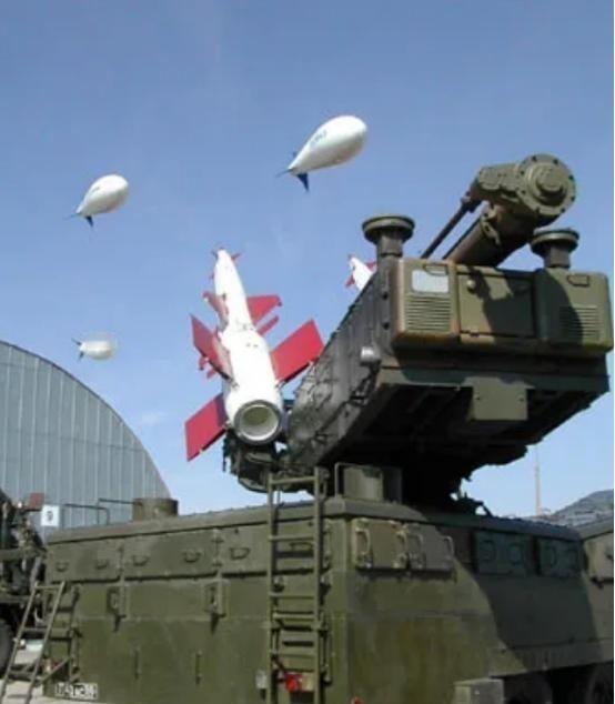 历史是惊人的相似，当年是希特勒逼犹太人四处逃命，现在是犹太人自己四处保命。
历史