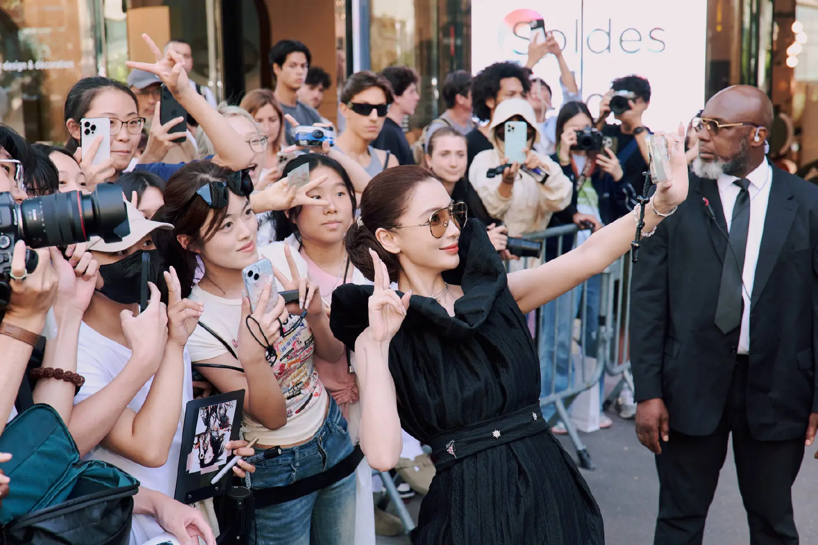 眸中蕴藏明媚🌸