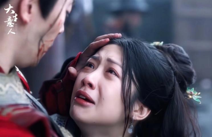 出道6年，向涵之凭白依梅爆火！

央视热播剧《大生意人》中，向涵之演的白依梅火过