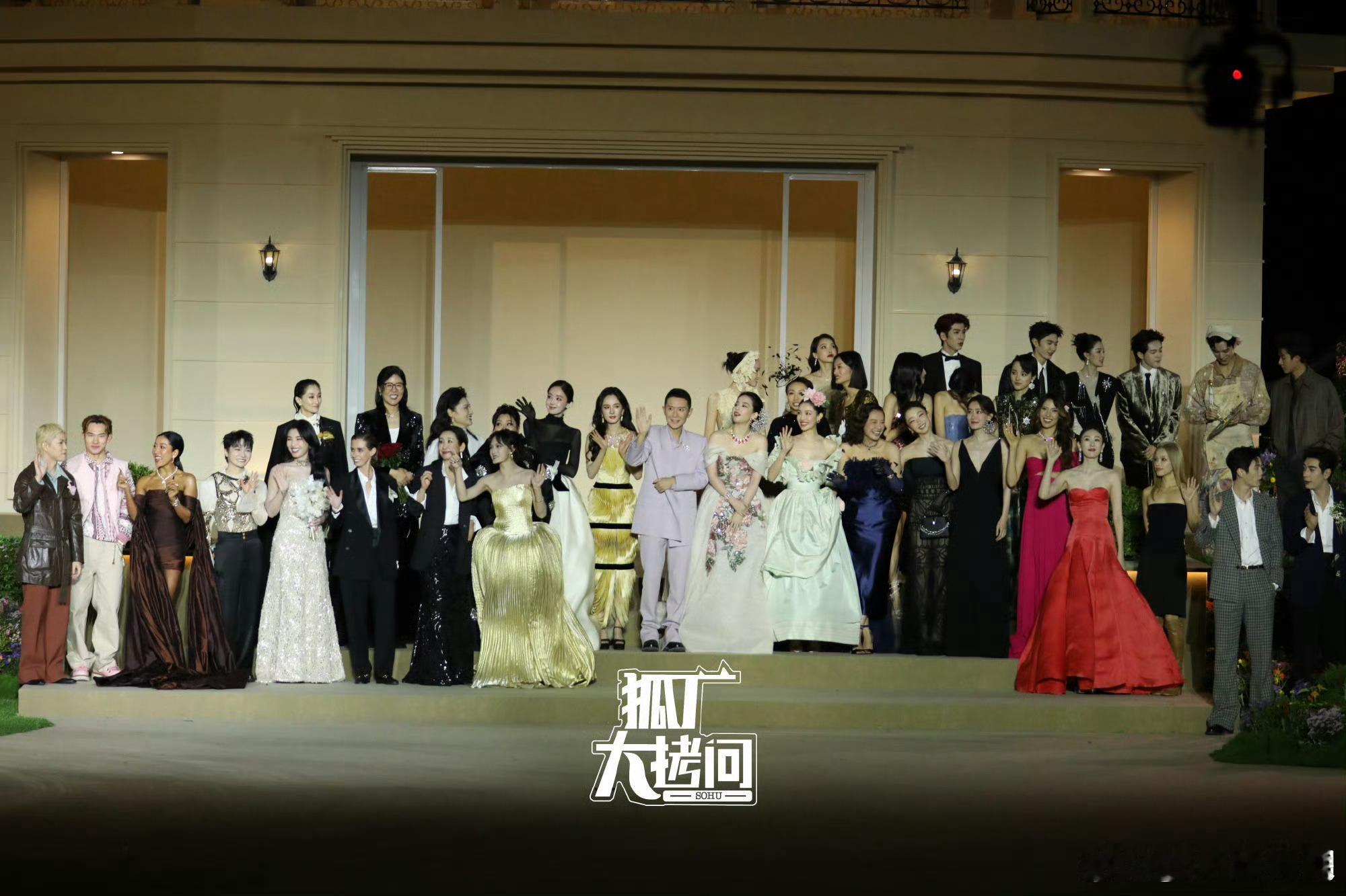 VOGUE大合影 大合照来咯！刘冲左杨幂右刘亦菲[yeah] ​​​