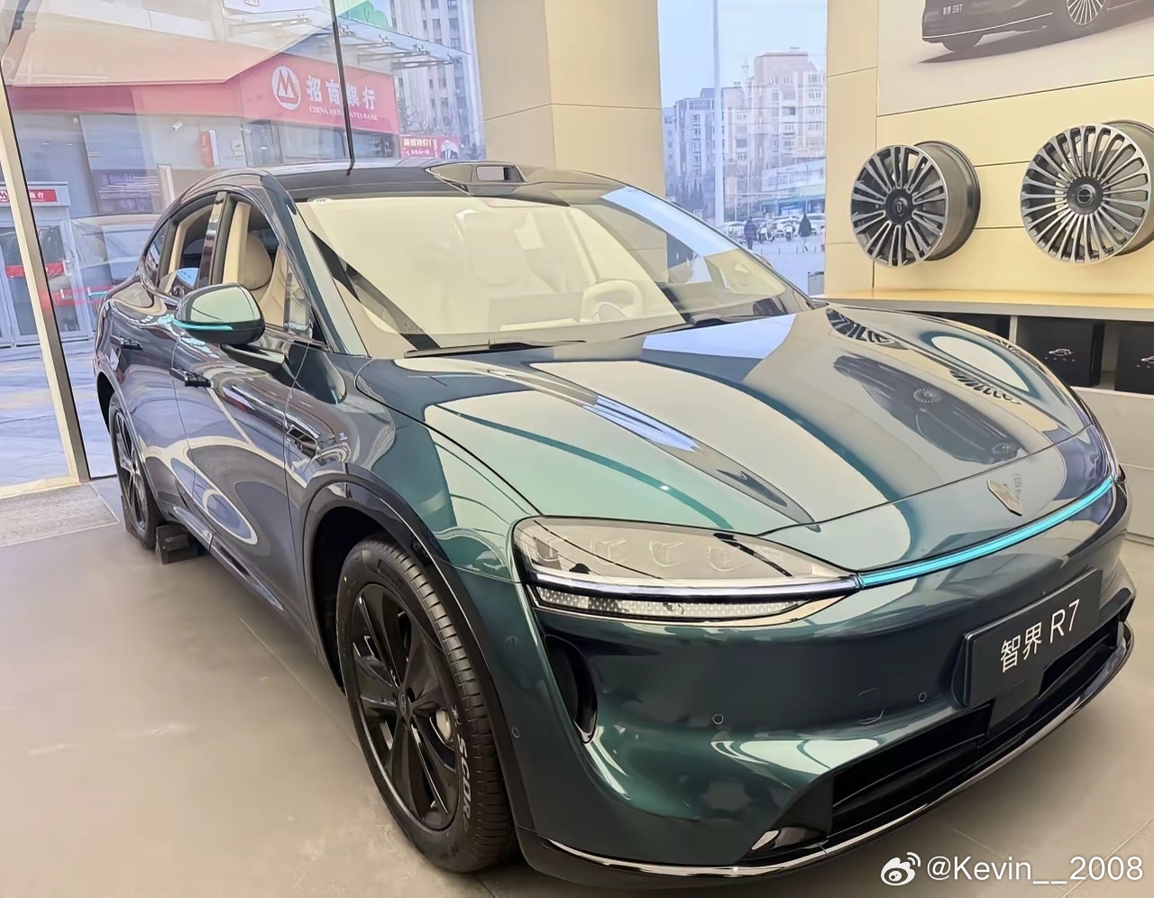 智界到现在也不明白这个颜值为啥卖不过小米SU7？ 