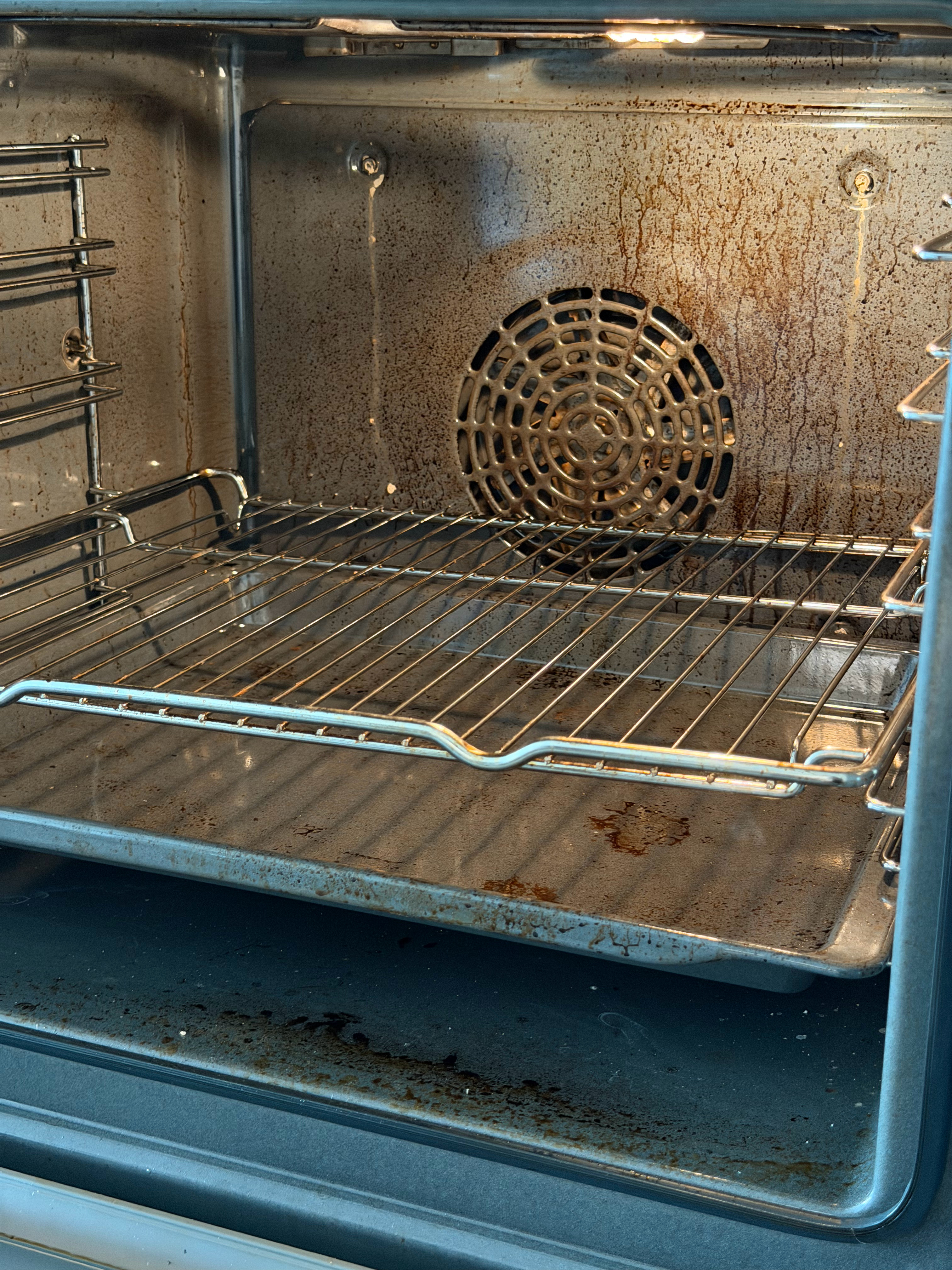 半年一度烤箱清洁保养烤箱这玩意用起来是真爽，擦起来是真不爽，这次借了朋友的卡赫，