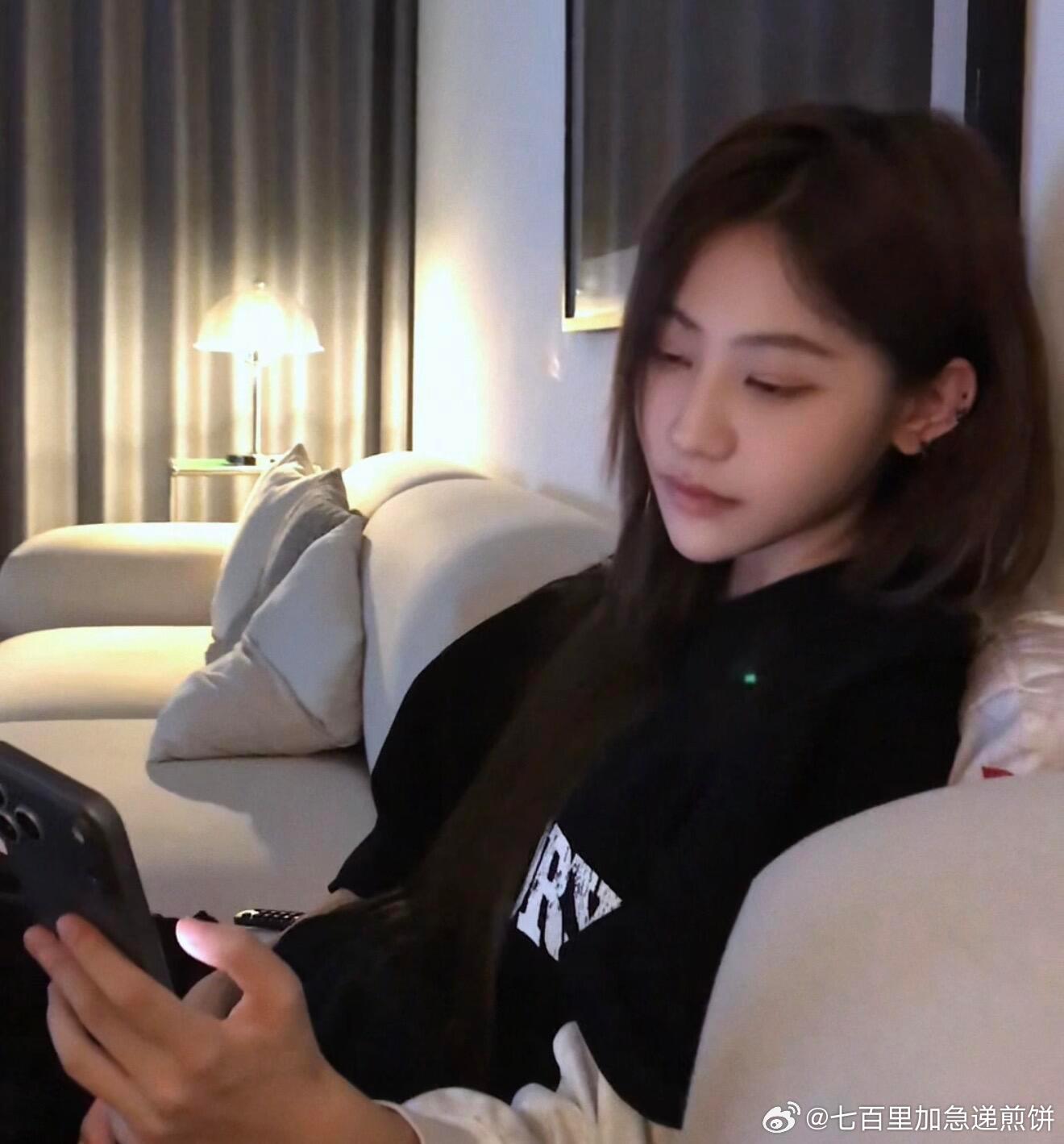 袁一琦冬季氛围感营业 