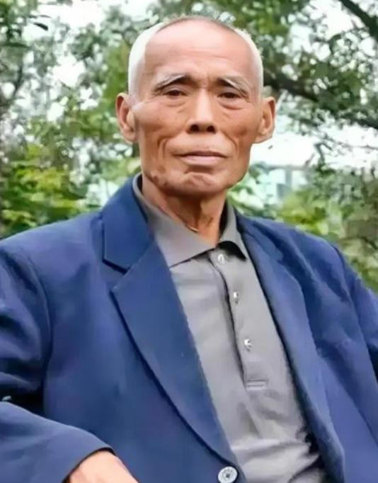 1949年，杀害过小萝卜头的国民党特务杨钦典，偷偷将19名革命志士放出监狱，这一