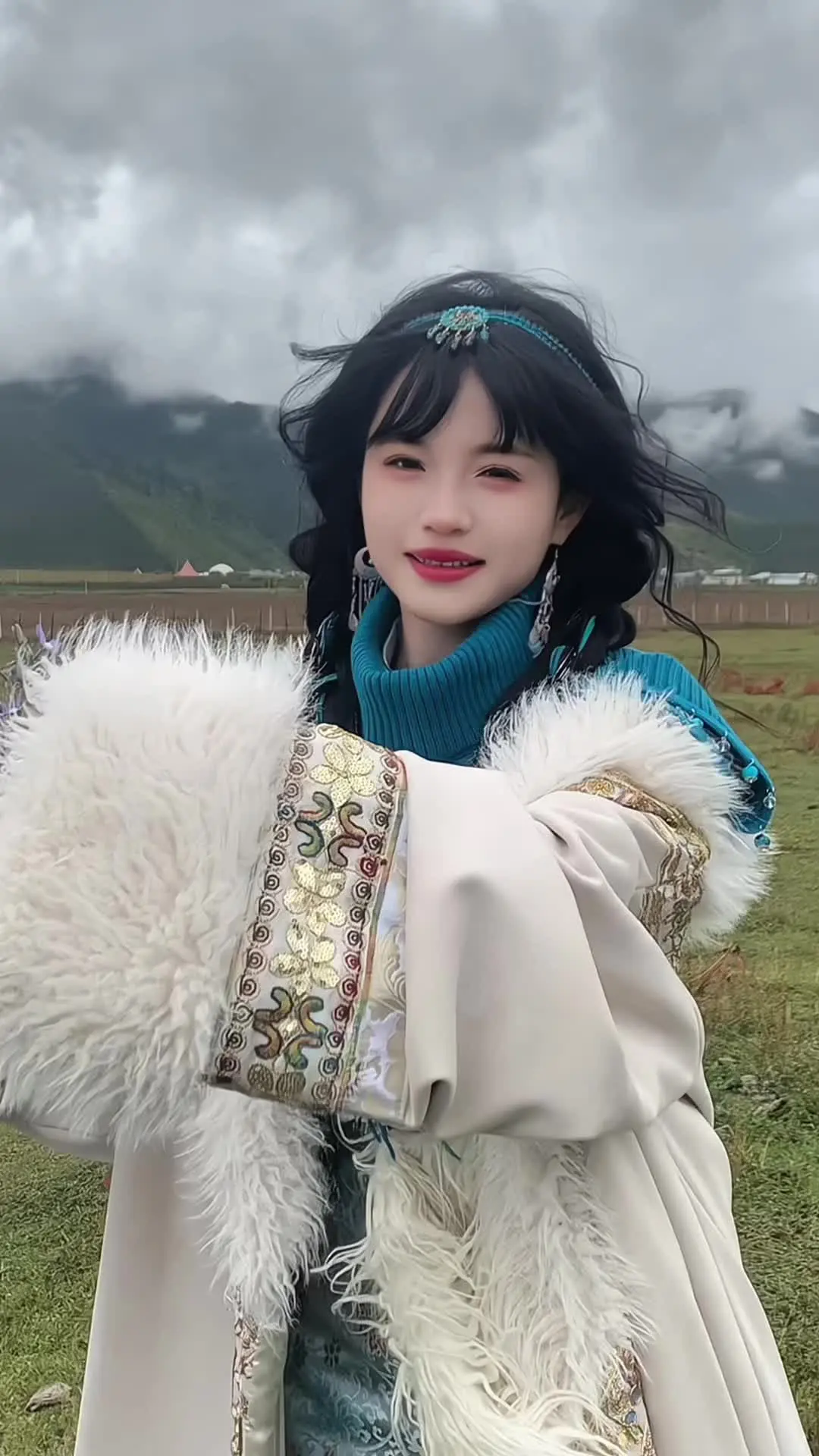 美哭了！总要叫上男朋友去一次香格里拉吧，拍一组超有氛围的藏服写真！