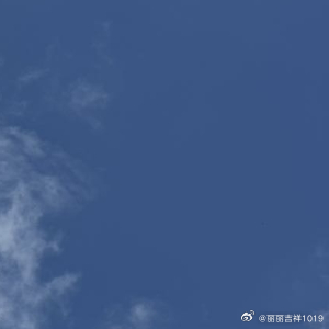 入眼是风景，入心是人生。生活其实很简单，喜欢的就争取，得到的就珍惜，失去了就忘记