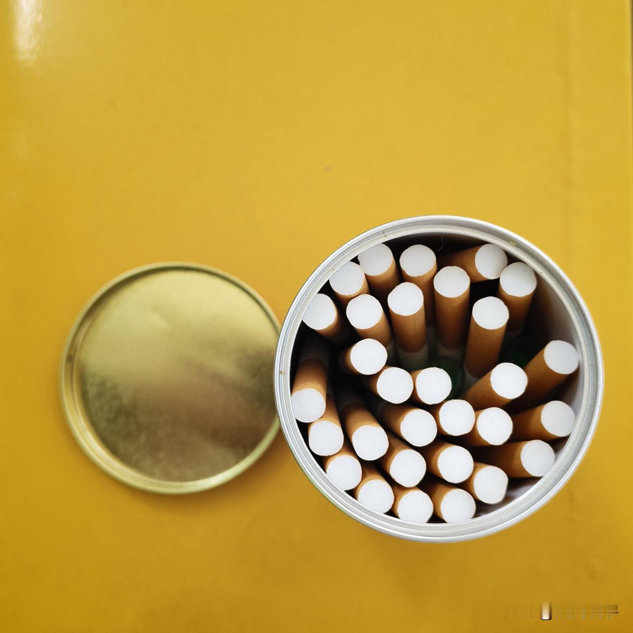 烟瘾不大但是每天会抽上几支，特别是饭后和上厕所时，感觉不整两口这事儿就进行不下去
