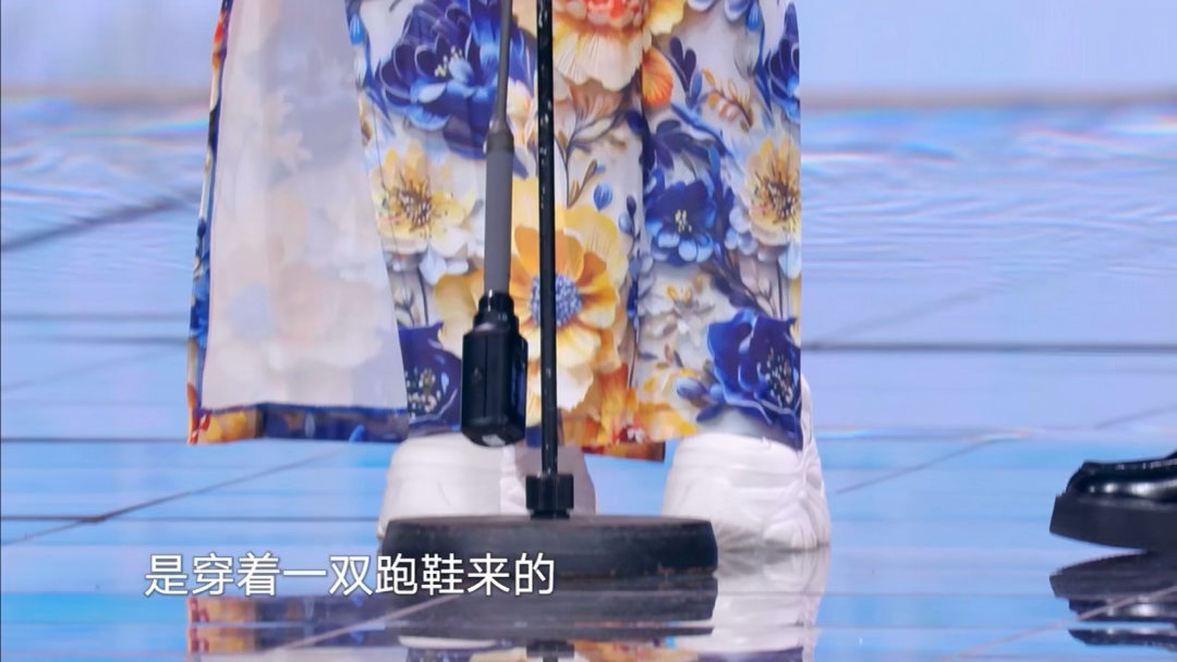 刘晓庆说这个时代基本没有赶上我 重生之我在短剧当女皇？不，是女皇亲自来演短剧了。