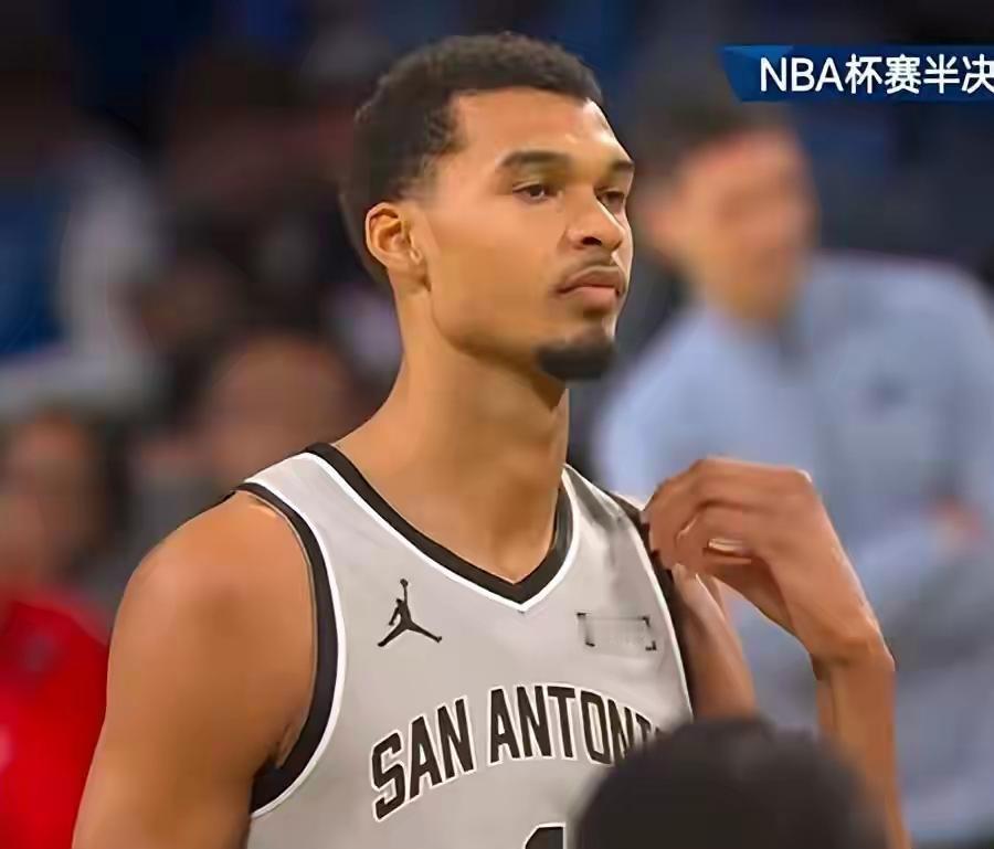 文班亚马的适时复出打了雷霆一个措手不及！马刺111：109险胜雷霆，取得西部杯赛