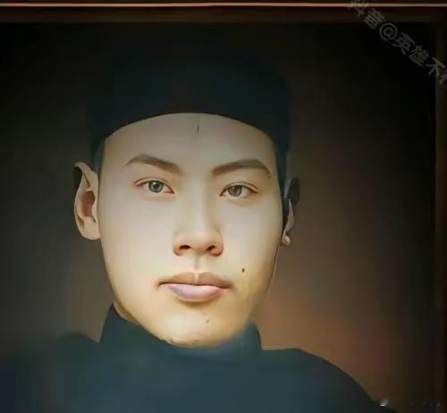 他是上海青帮头领，在上海淞沪会战中，他亲率堂口百余名兄弟与日军贴身肉搏，死战不退