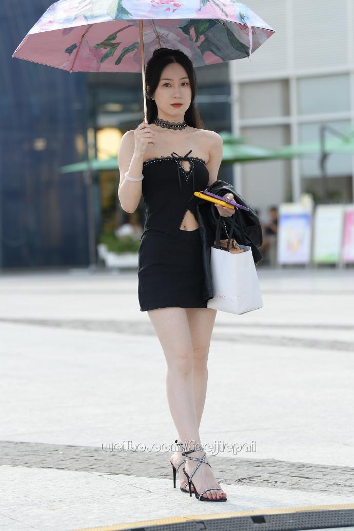 街拍时尚穿搭美女高清美女 分享街拍小姐姐