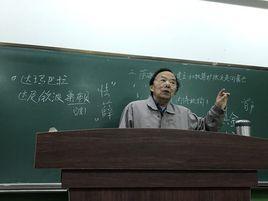 顾祖成，汉族，男，1935年8月18日生，江苏兴化人，教授，享受政府特殊津贴专家