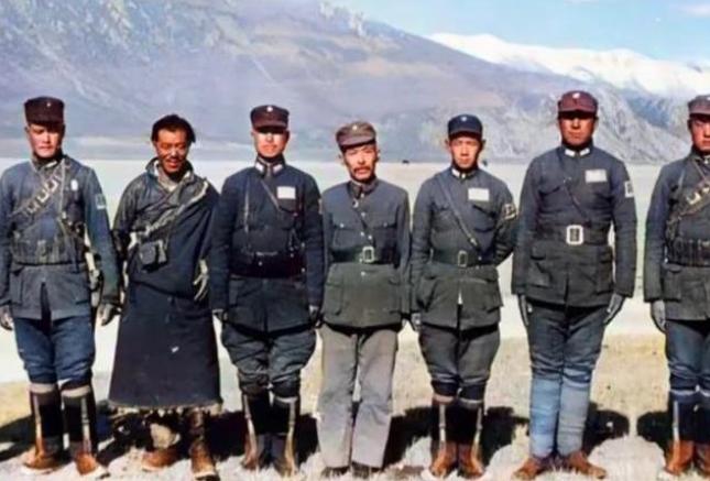 你敢信吗？一九五零年解放军接管边境哨所，竟撞见 8 名被遗忘的国军士兵！这里是新