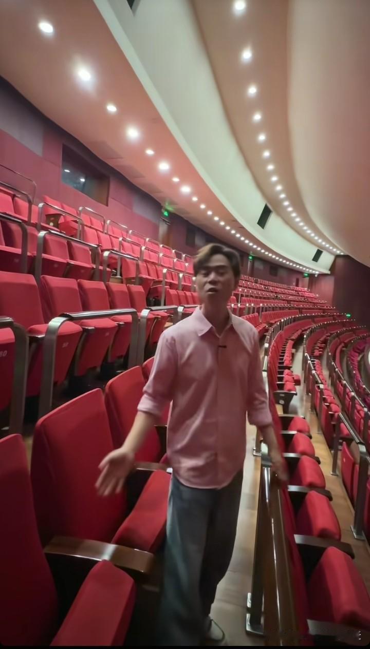 全网拥有1000万粉丝的大网红马健涛要开演唱会了，这也是他今年举办的个人首场演唱