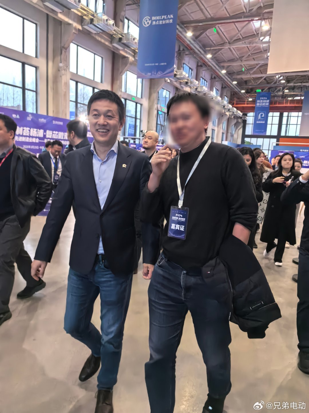 李斌：蔚来自研芯片量产已超55万颗美港电讯。2026-03-1920:43金十数