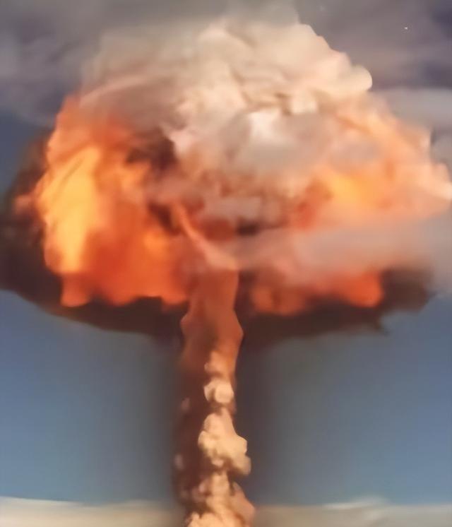 日本右翼对中国发出警告！一旦中国动用“核武器”对日本本土实施打击，那么等着中国的