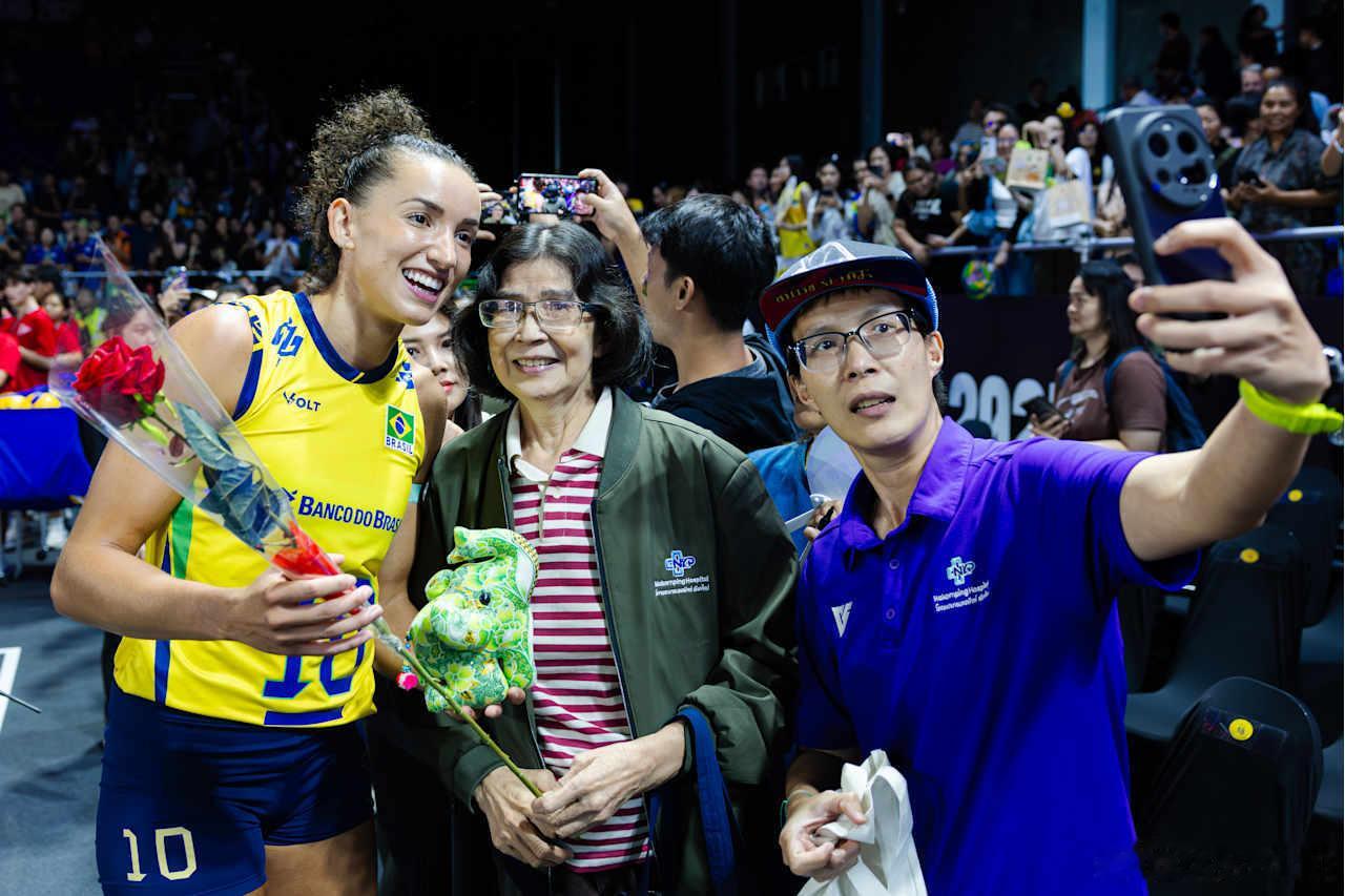 2025年女排世锦赛 第38场，C组，清迈，🇧🇷巴西3-0波多黎各🇵🇷，