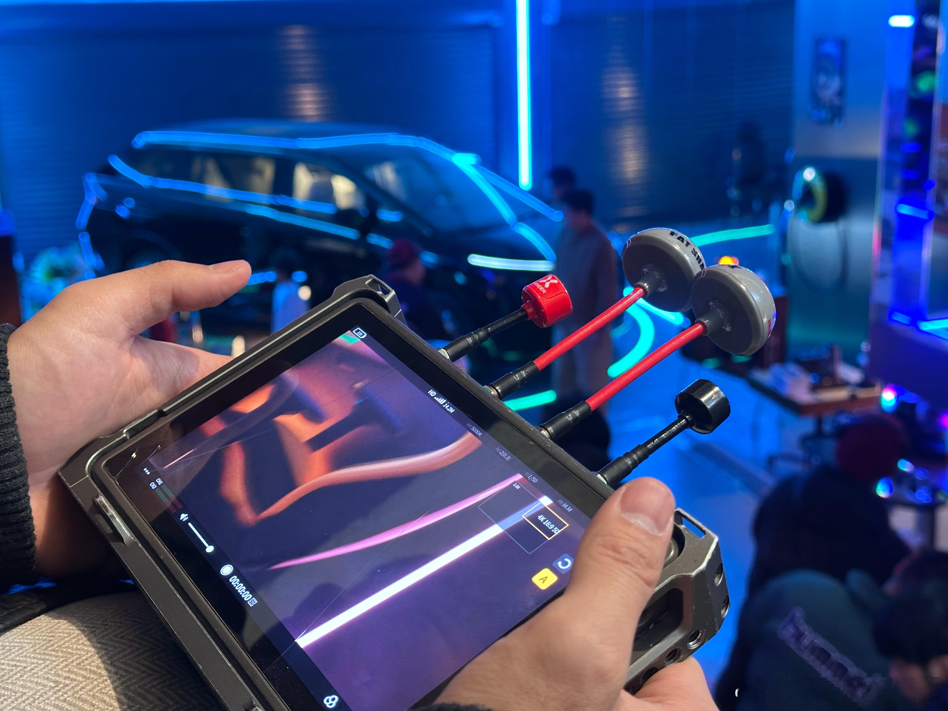 车库又双叒叕变形了 