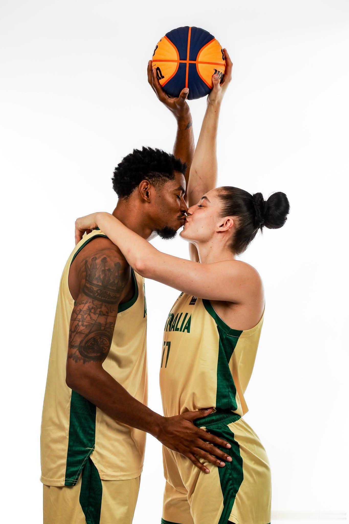 美国球员移民并归化成本土再与澳洲女性结婚，这个现象为澳洲篮球界产出很多优秀球员，