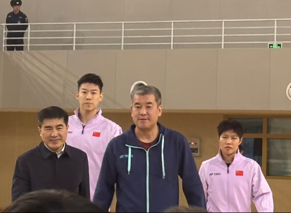 要去朝阳公园打架呢这是，来势汹汹 