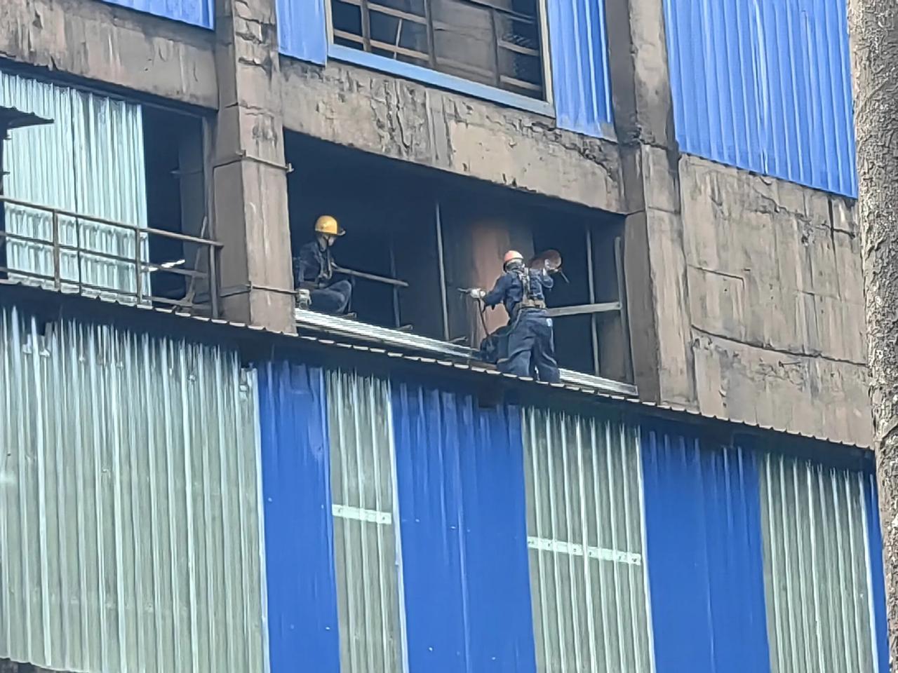 在高处作业中，安全带是保护作业人员生命的“最后一道防线”

在高耸入云的建筑工地