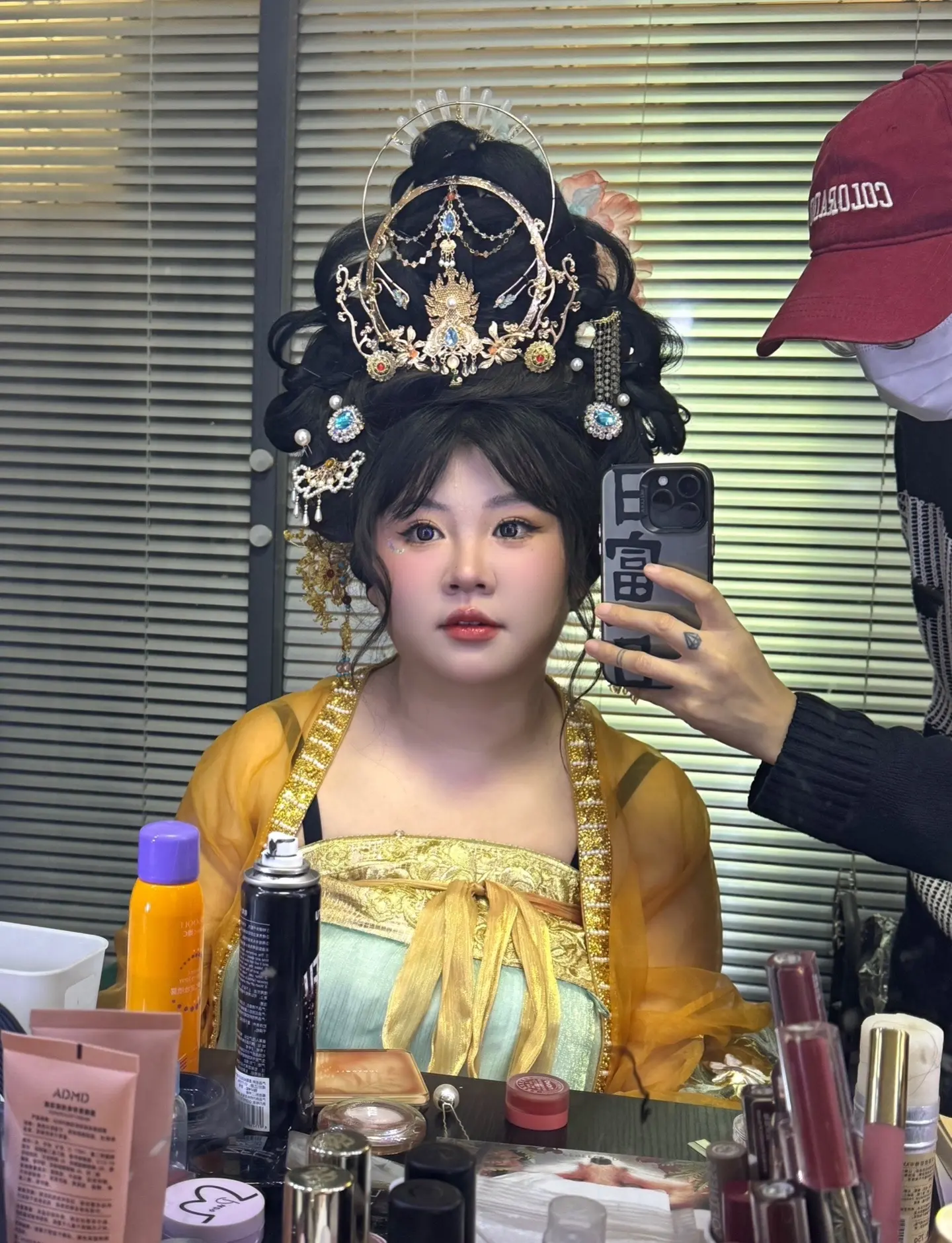 国庆忙的脚不沾地真的没时间更新了。看看老婆们在我这儿做的妆造吧