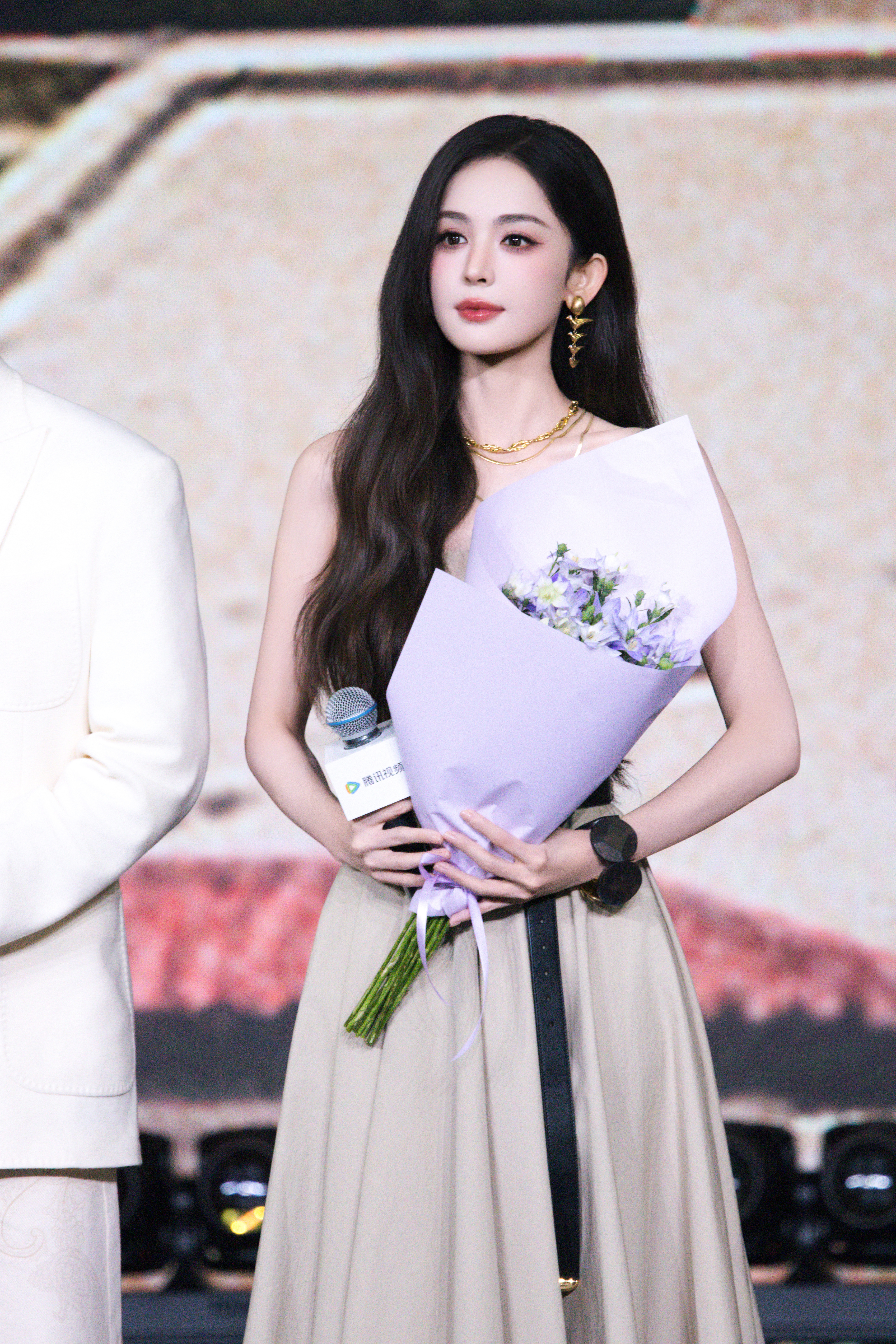 娜扎   太欲了，发射发射＞＞＞💕💕💕娜扎直角肩娜扎新剧被打成哪吒了