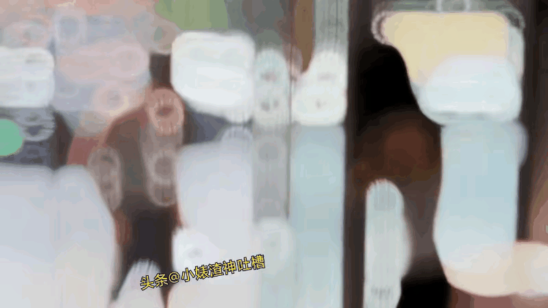 跟大爷撞衫了，大爷正眼也不瞧一瞧！太尴尬了吧！[大笑][大笑][大笑]