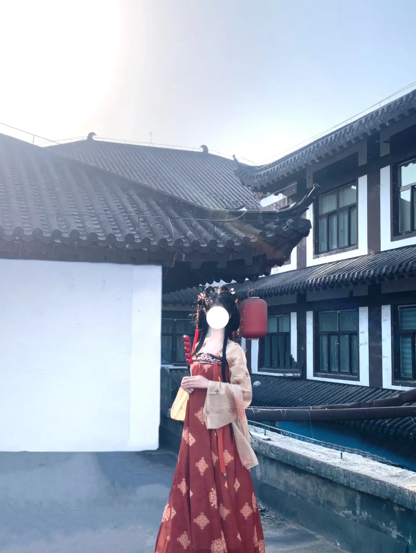 早不是海棠盛开的季节了。