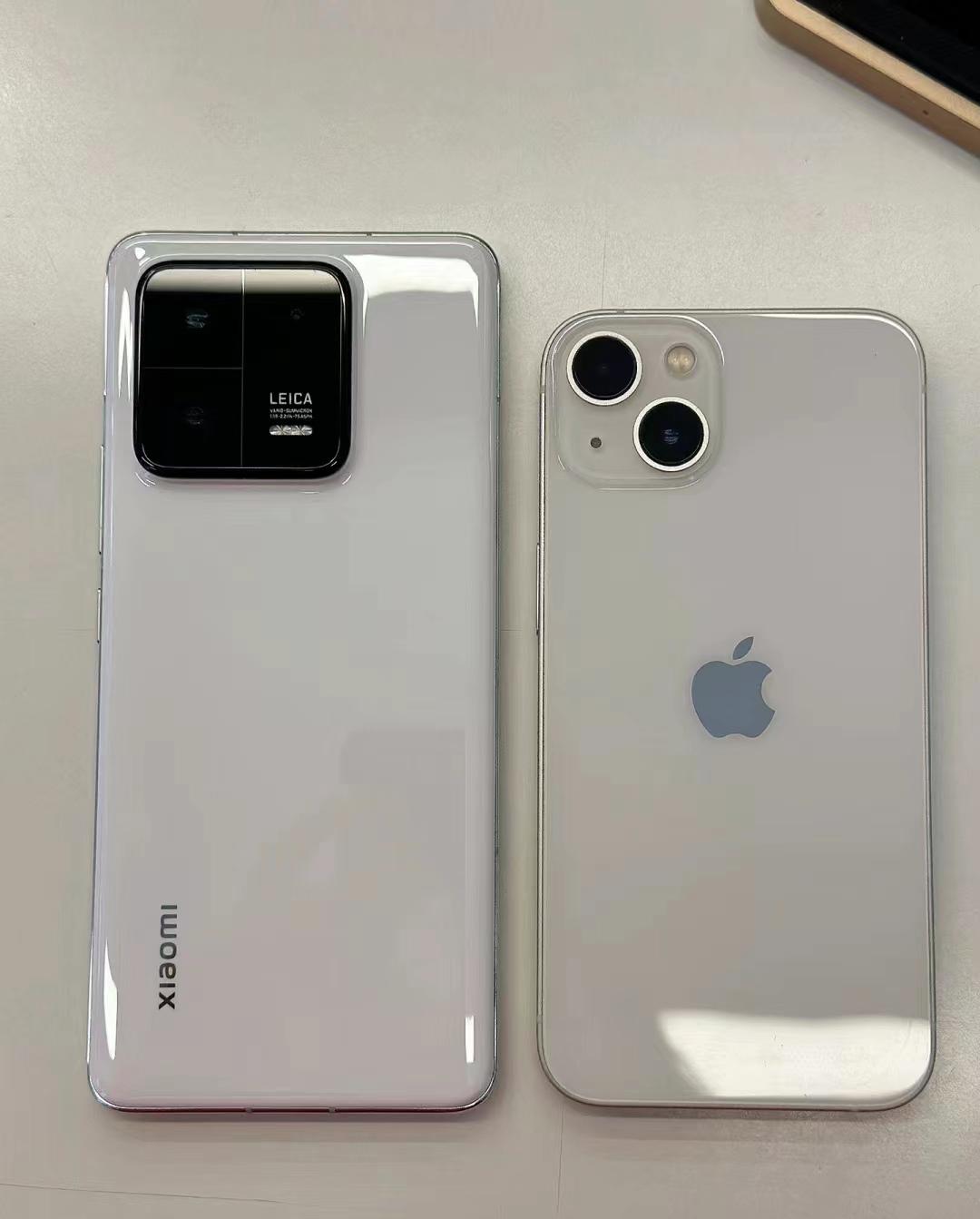 笑死😆因为天气热，一苹果忠实全家桶用户居然私信我什么安卓机好用，他说现在天气热