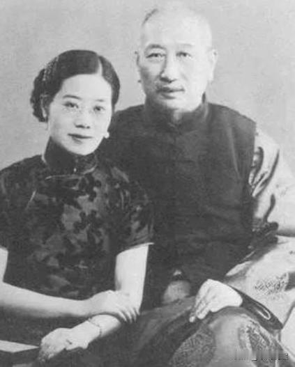 1900年，连生两女的朱环佩再次怀孕，丈夫：“再生女儿我就纳妾，”谁料，生下来还