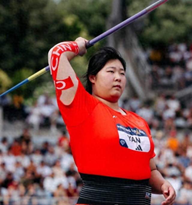 18岁严子怡本季五连冠，68米42锁定总决赛女子标枪冠军