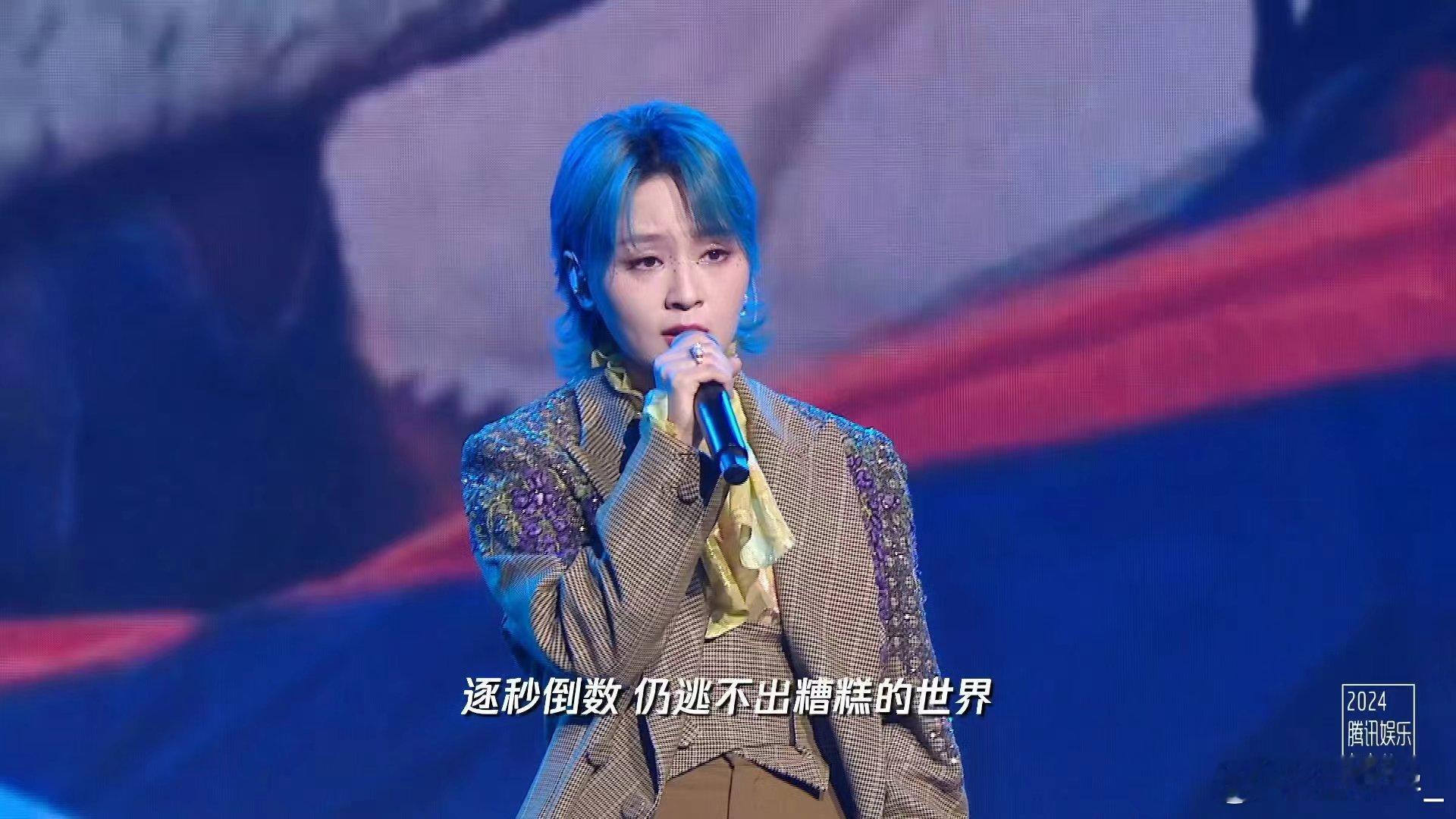 周笔畅新歌毛毛雨首唱  周笔畅粤语新歌《毛毛雨》首唱惊艳，旋律动人，演绎深情，让