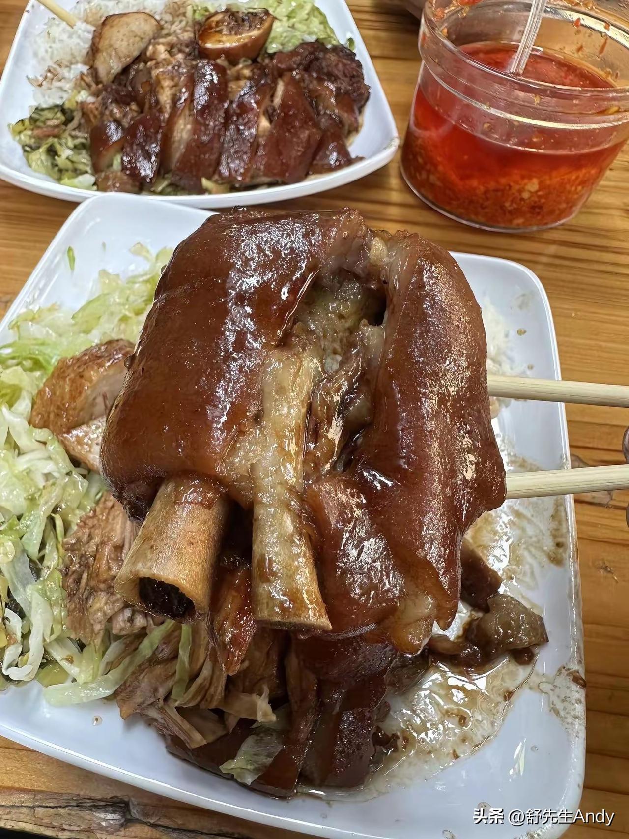 最近越来越笃定：AI永远替代不了“人”的核心价值。

它能快速生成文案，却写不出