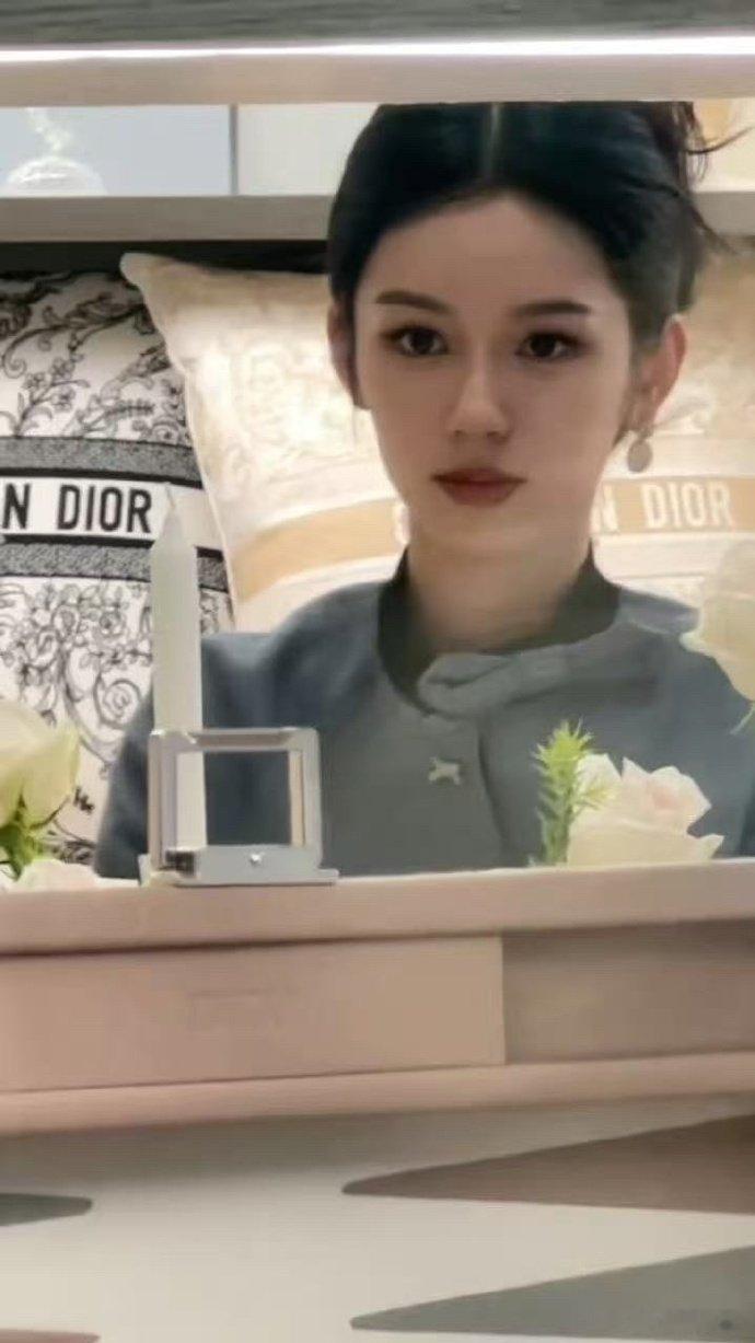 当女神这个词没出现之前我们都叫周也，从此大女主文都有了脸周也 豪门大小姐