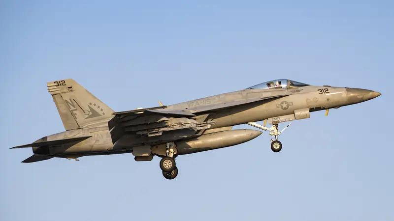 美舰误判击落自家战机这事儿，简直是“大水冲了龙王庙”。2024年12月，“葛底斯