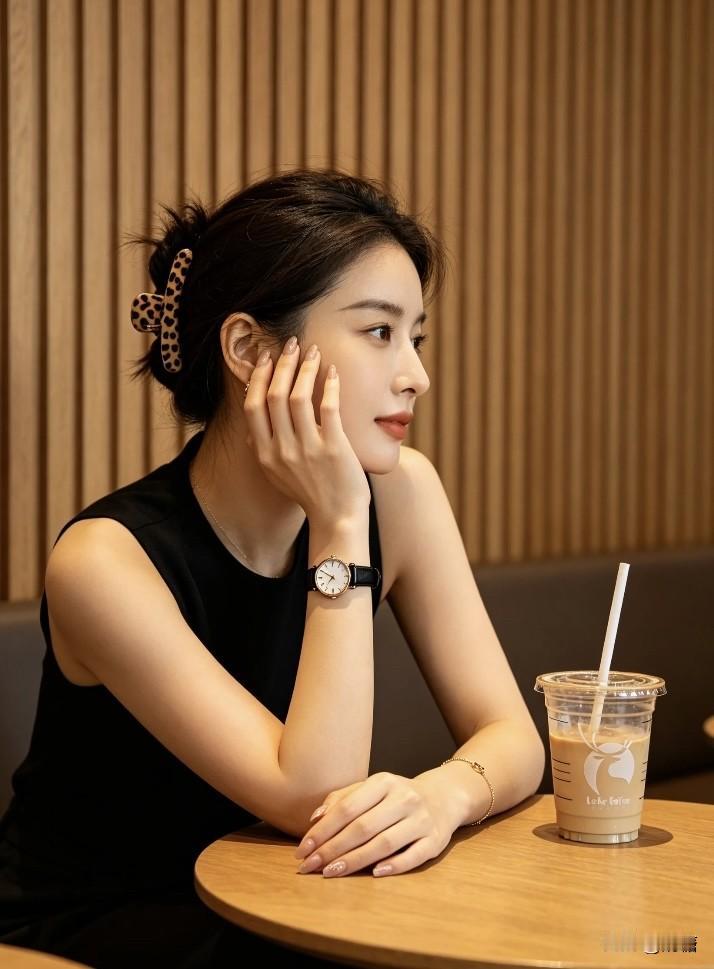 老辈常说“女追男，隔层纱”？别再被这句话骗了，他没明确拒绝你，和他真心爱你根本是