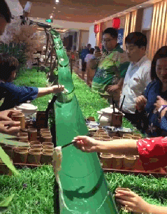 最后面的：我怎么觉得有点像横版的《饥饿站台》 