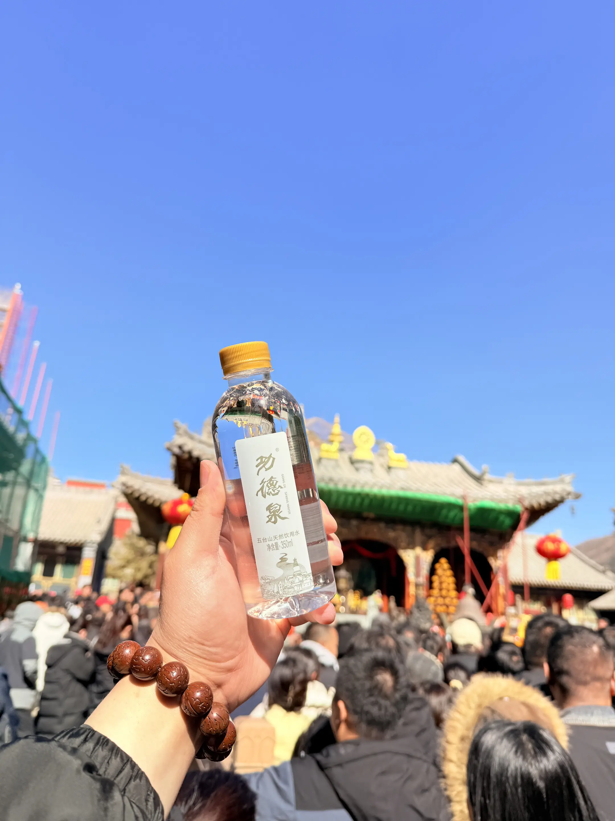 世界仅存的五台山八功德水，清冽回甘中带着文殊道场的禅意，每一口都是双重滋养