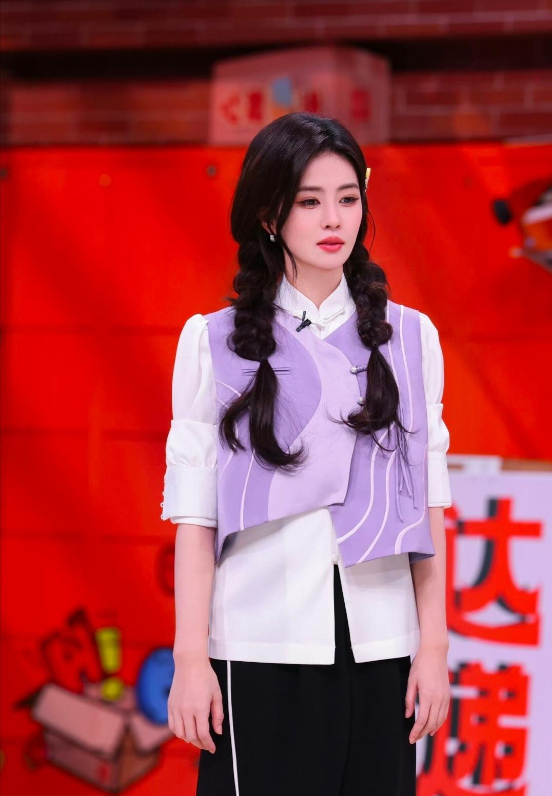 白鹿 bl白鹿真的好大方 bl白鹿把对父母的爱带上春晚倒计时 

“人们从诗人的