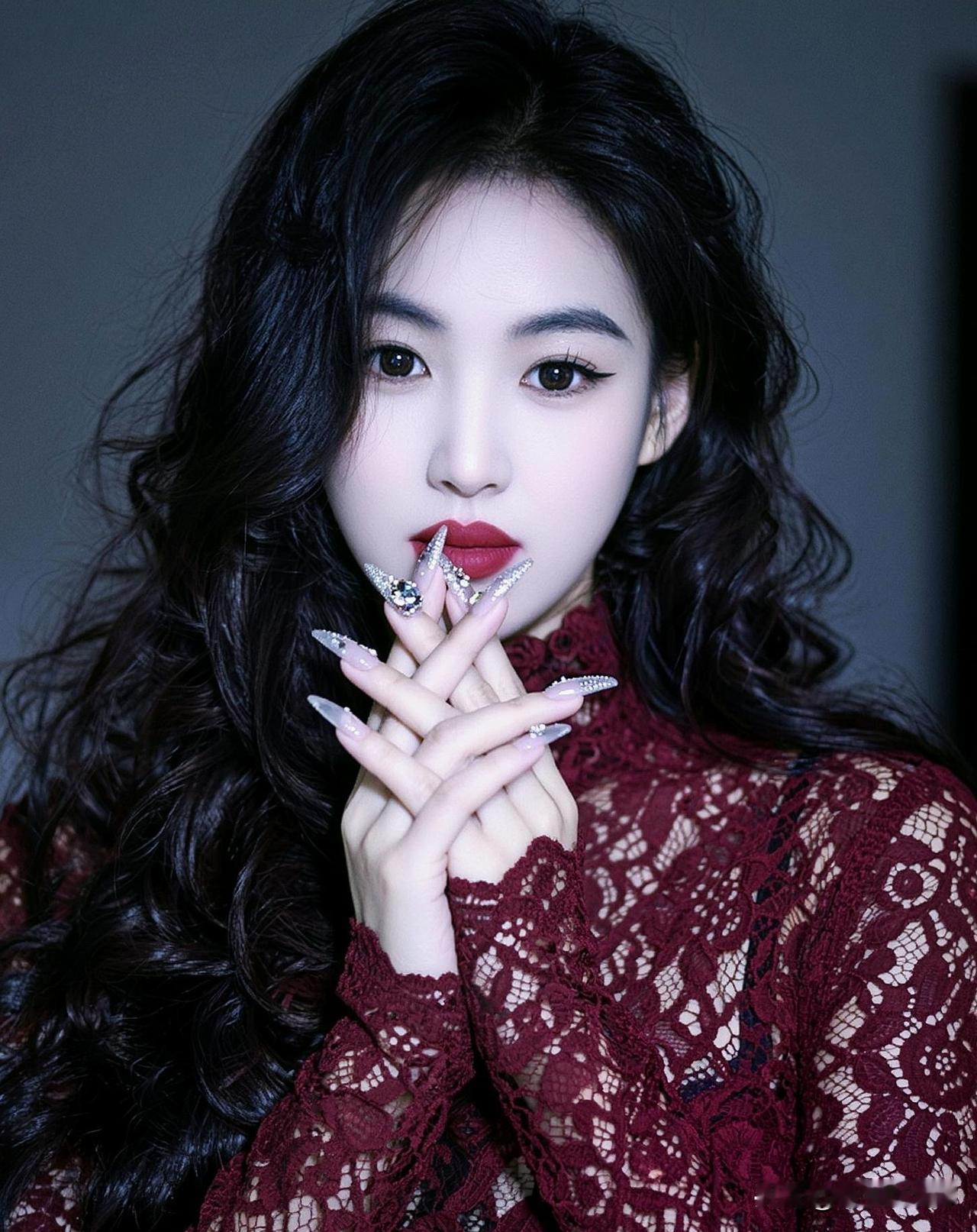 我开始频繁记录生活，
时常问自己感觉如何

我一直以为，厉害的大人应该可以忽略自