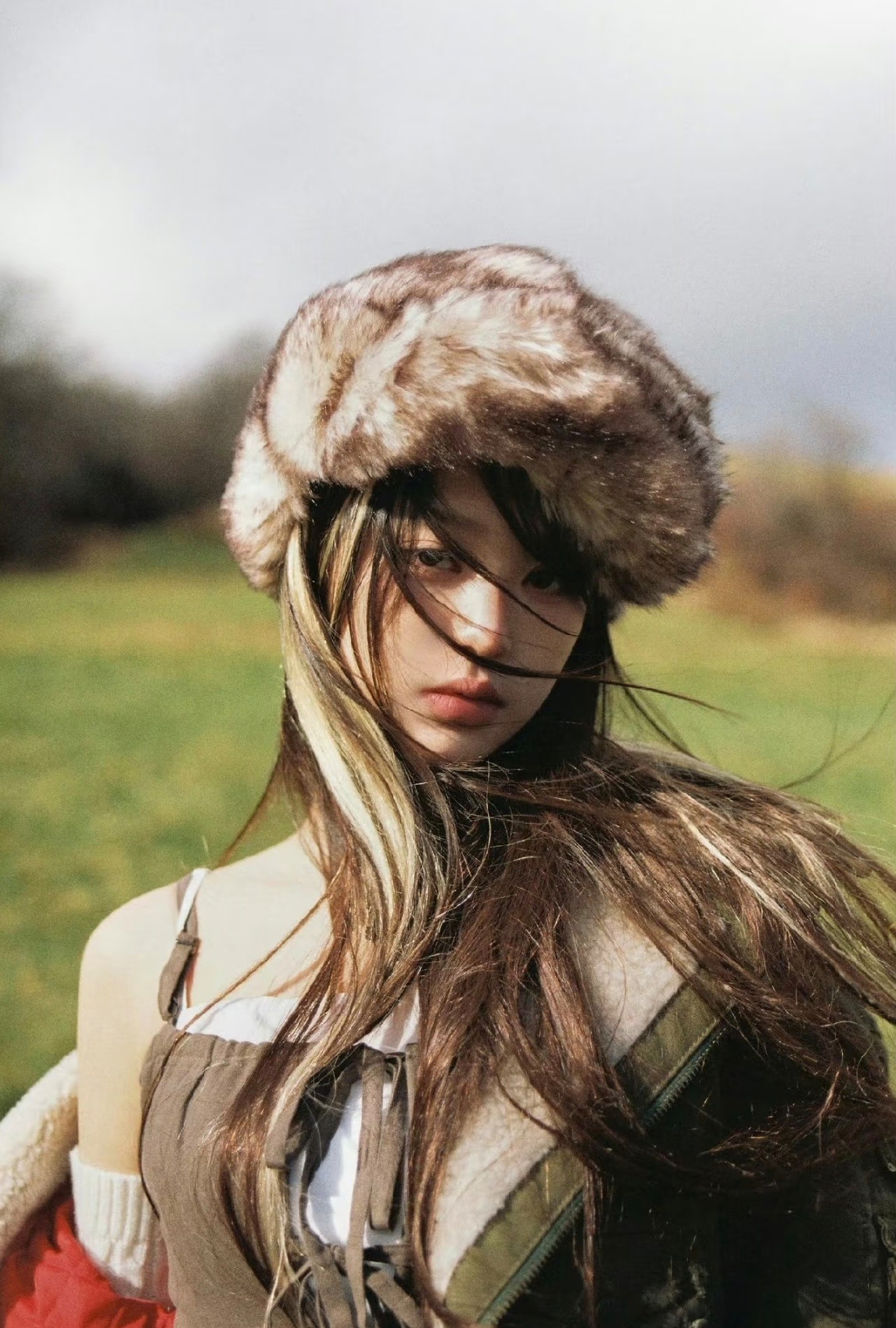 张元英怎么在这【张元英】等伦敦雾雨悬停你的长睫。 