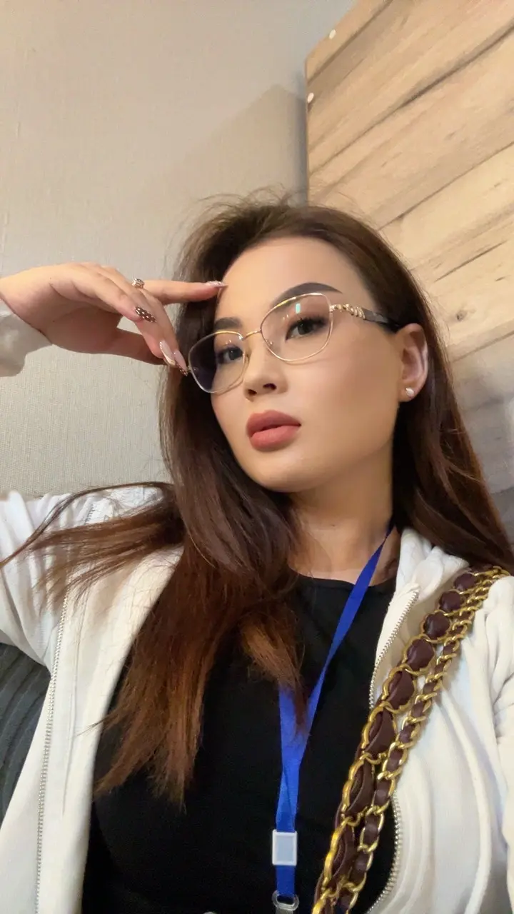 只想安安稳稳的 享受这越来越少的青春...